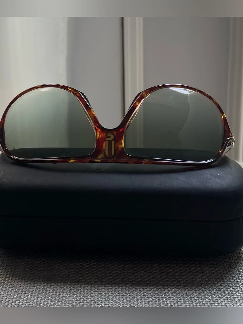 Rare Vintage Maui Jim Carrera 5547 Tortoise Sunglasses with original case